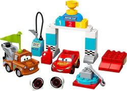 Motion in the race: Lightning McQueen's Race Day