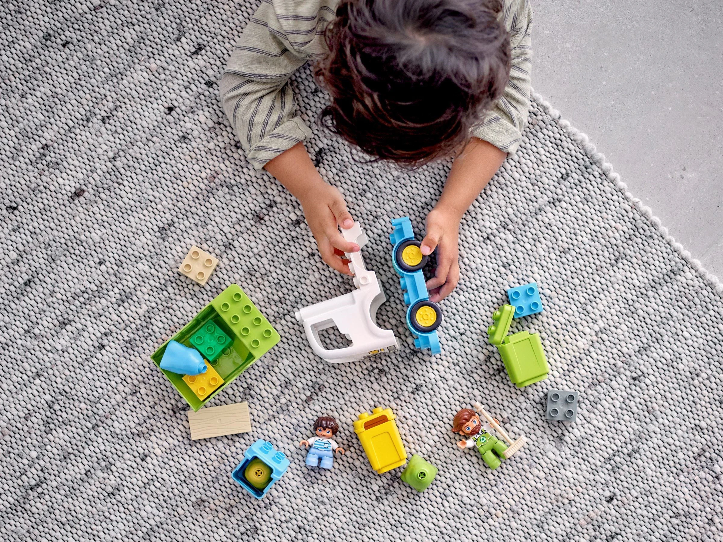 Garbage sorter green vehicle 乐高 LEGO 10945 image 2