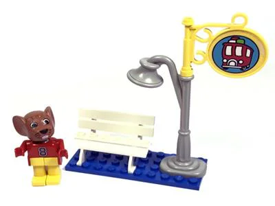 The mouse Maximilian is at the bus stop 乐高 LEGO 3719