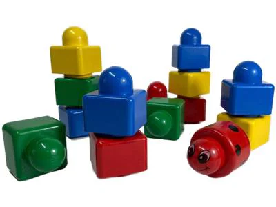 Lucky firefly constructs a bucket. 乐高 LEGO 2012 image 2