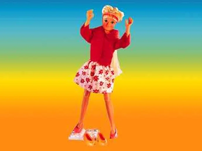 Emma wears a flower skirt. 乐高 LEGO 3105