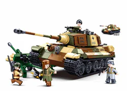 WORLD WAR II WINTER STRIKE: TIGER KING HEAVY TANK, TIGER HUNT HEAVY TANK STRIKER