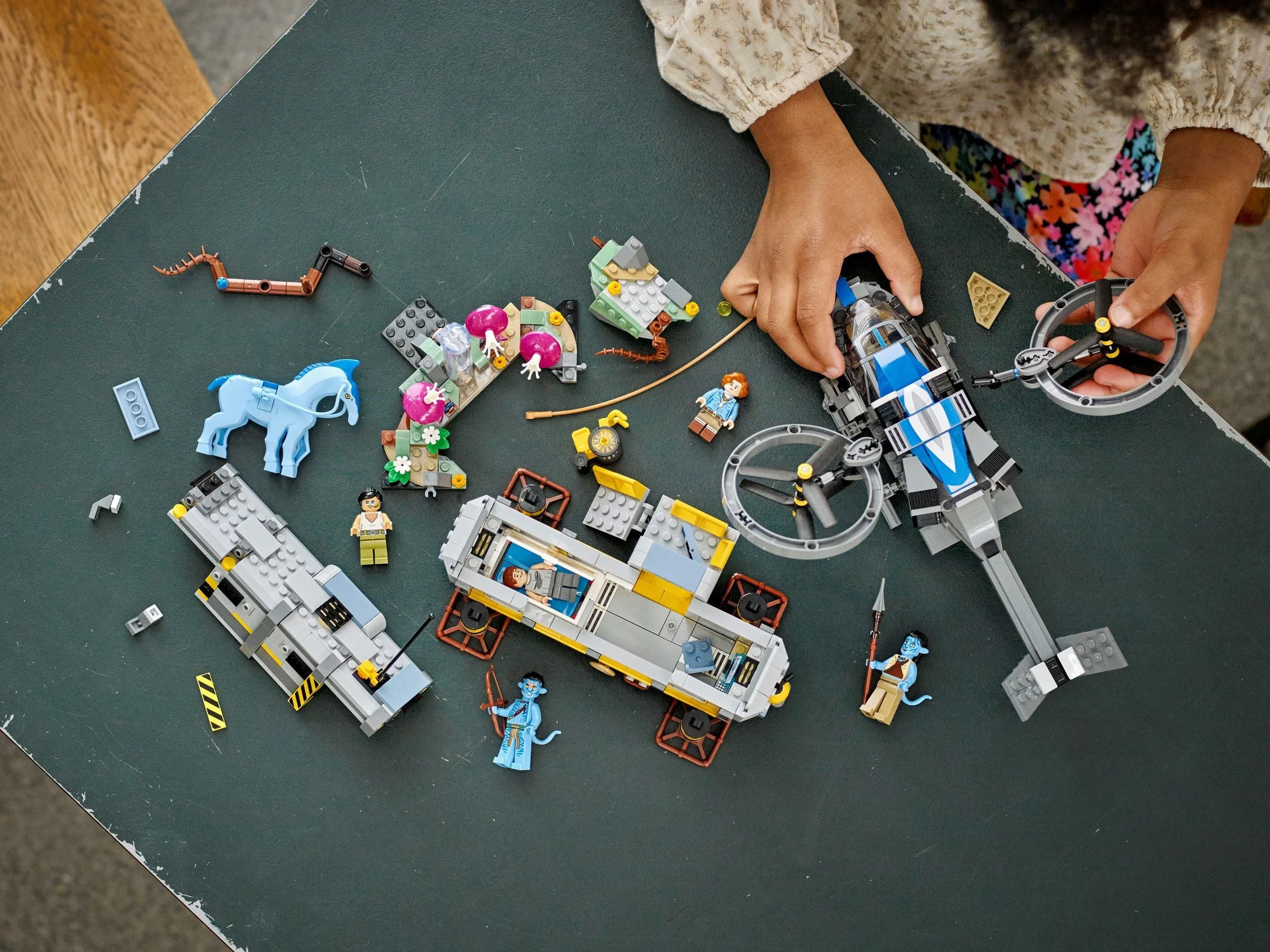 SUSPENDED MOUNTAIN: SITE 26 AND RDA SAMSON 乐高 LEGO 75573 image 12