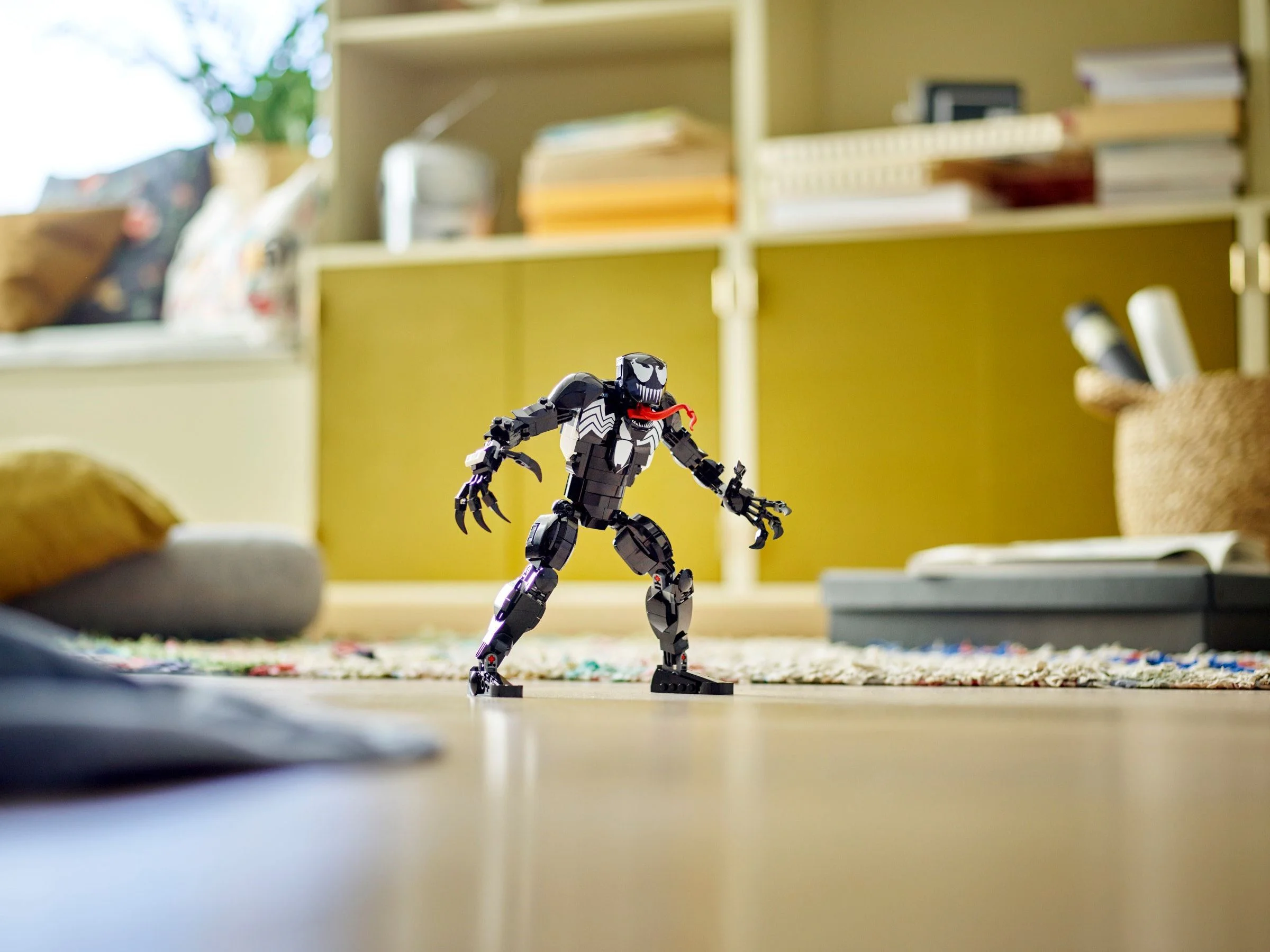 Venomous liquid constructs a puppet. 乐高 LEGO 76230 image 6