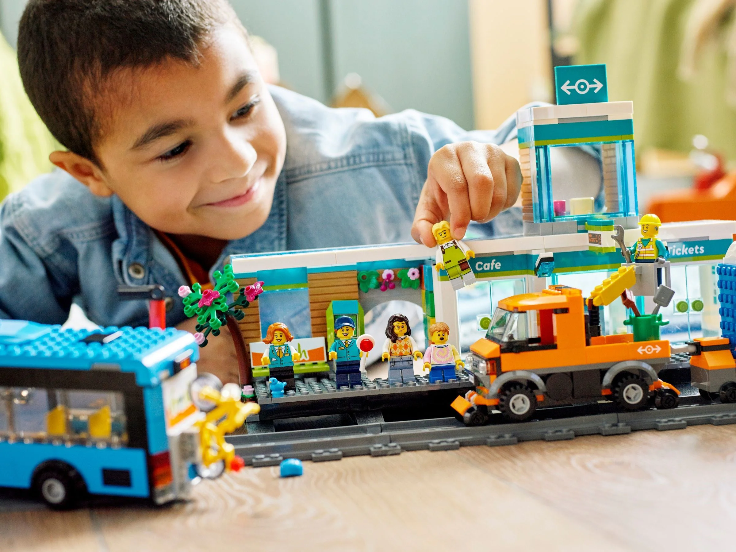 Busy train station 乐高 LEGO 60335 image 5