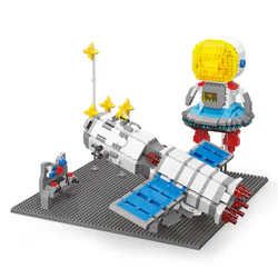 Space cruise: spaceship