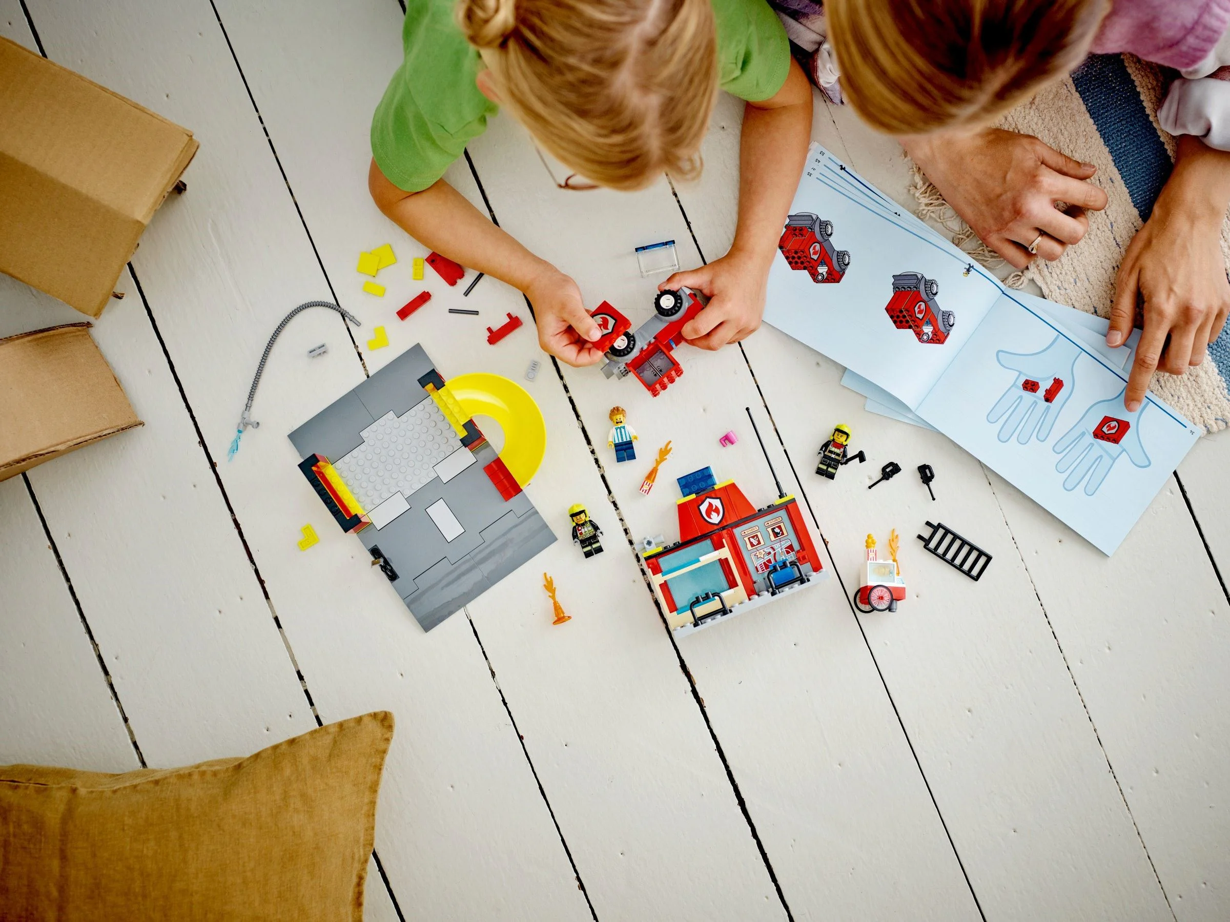 Fire department and fire truck 乐高 LEGO 60375 image 10