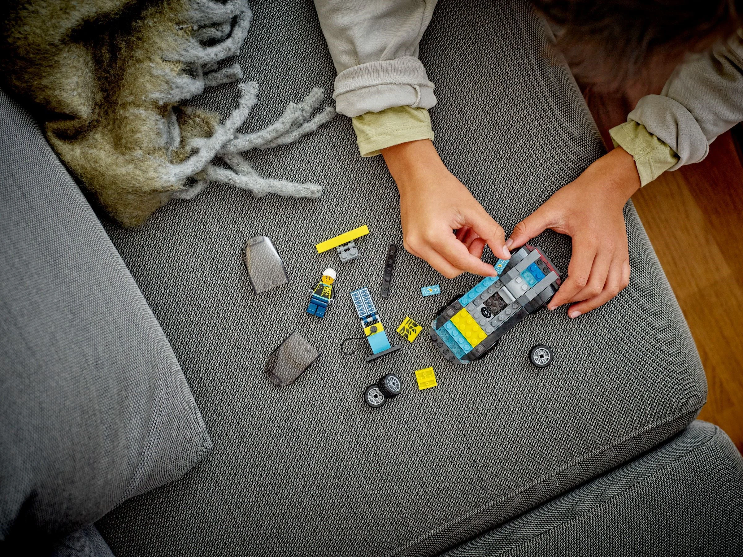 Green motor vehicle 乐高 LEGO 60383 image 4