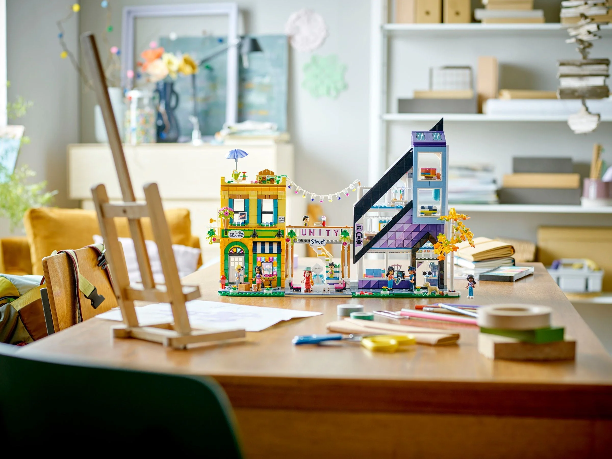 Downtown flower shop and furniture shop 乐高 LEGO 41732 image 2