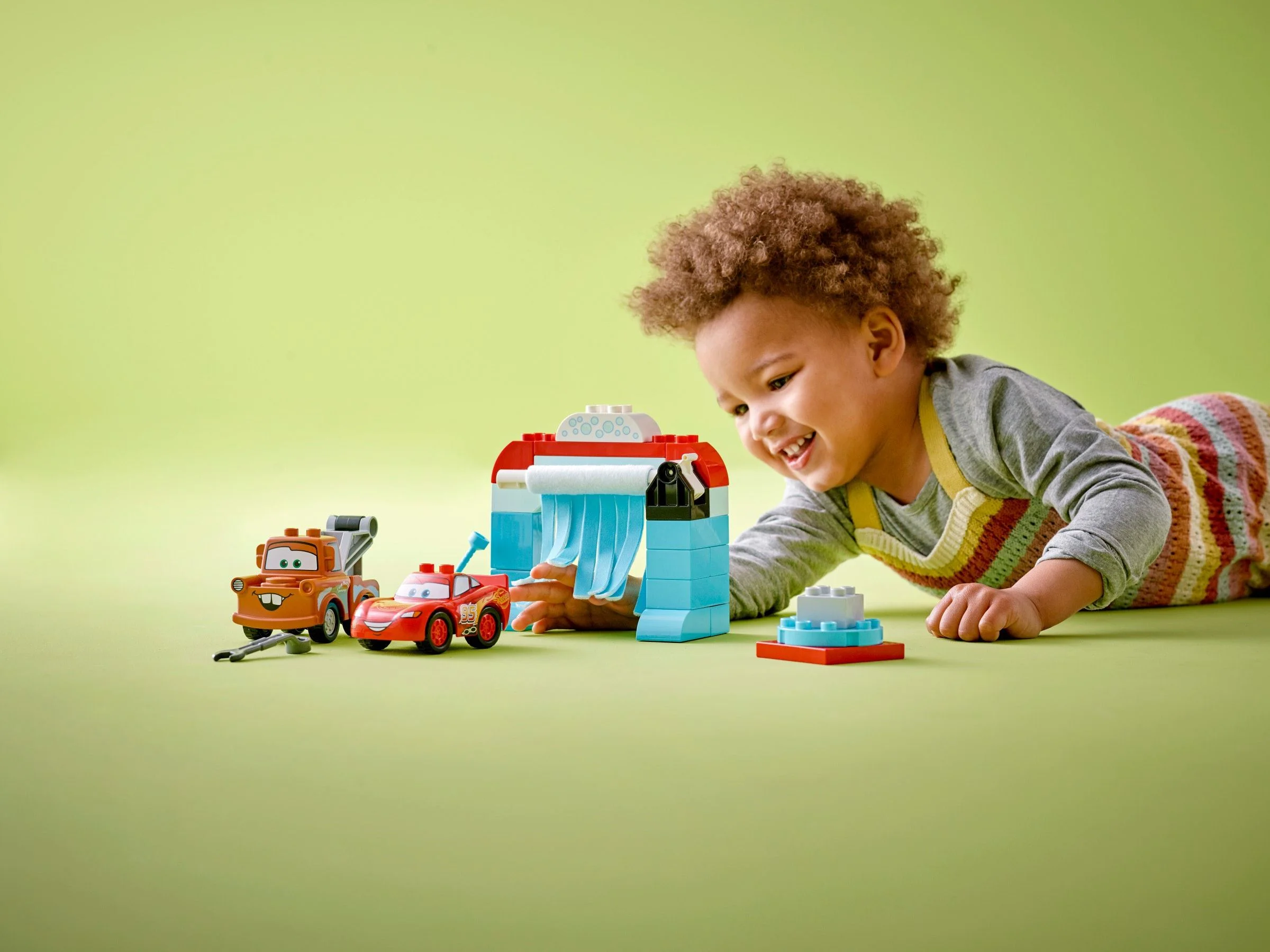 Racers' total mobilization: Lightning McQueen and Mater's car wash 乐高 LEGO 10996 image 5