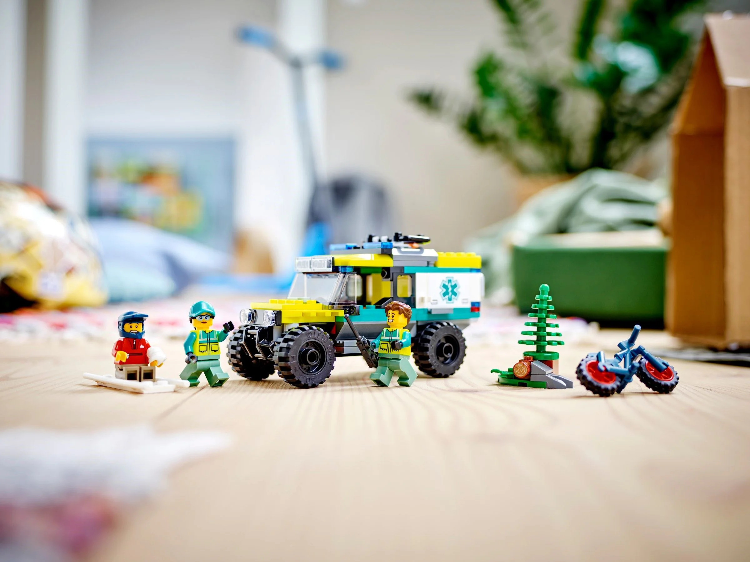 emergency ambulance 4x4 乐高 LEGO 40582 image 2