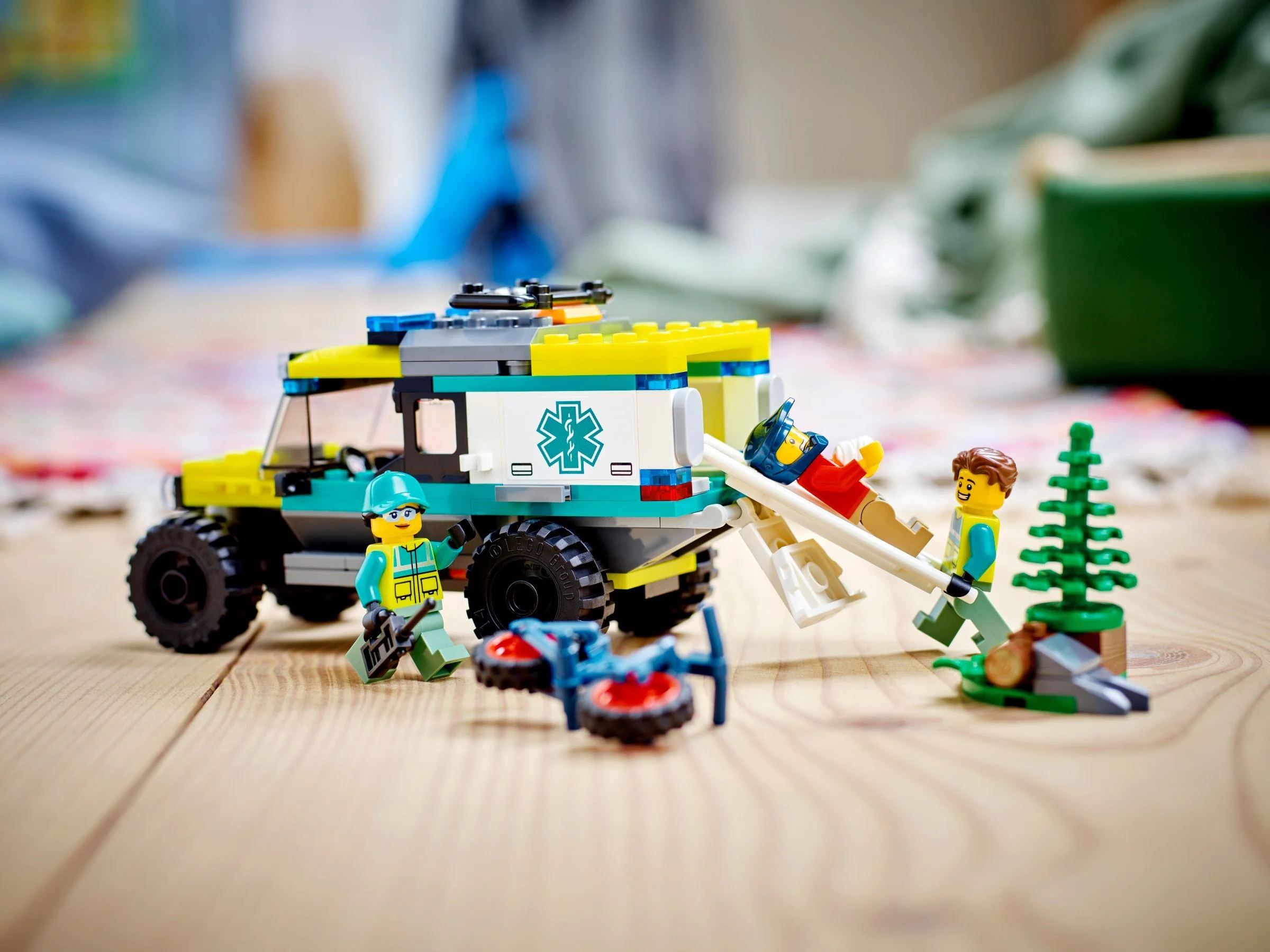 emergency ambulance 4x4 乐高 LEGO 40582 image 3