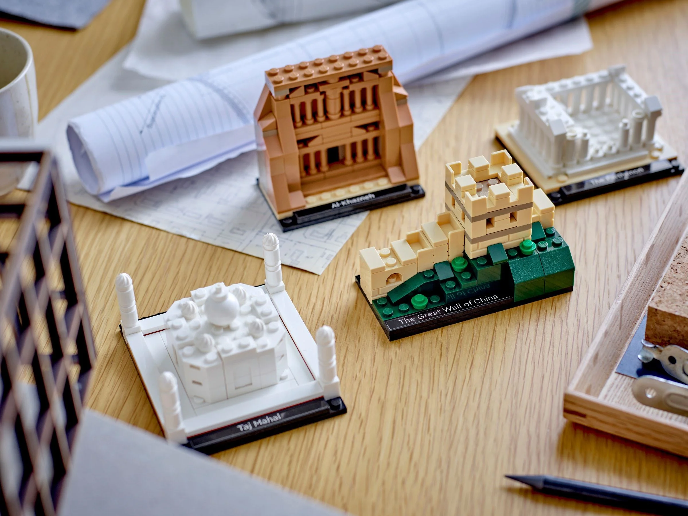 The Great Wall of China, the Taj Mahal of India, the Petra of Jordan, the Parthenon of Greece 乐高 LEGO 40585 image 1