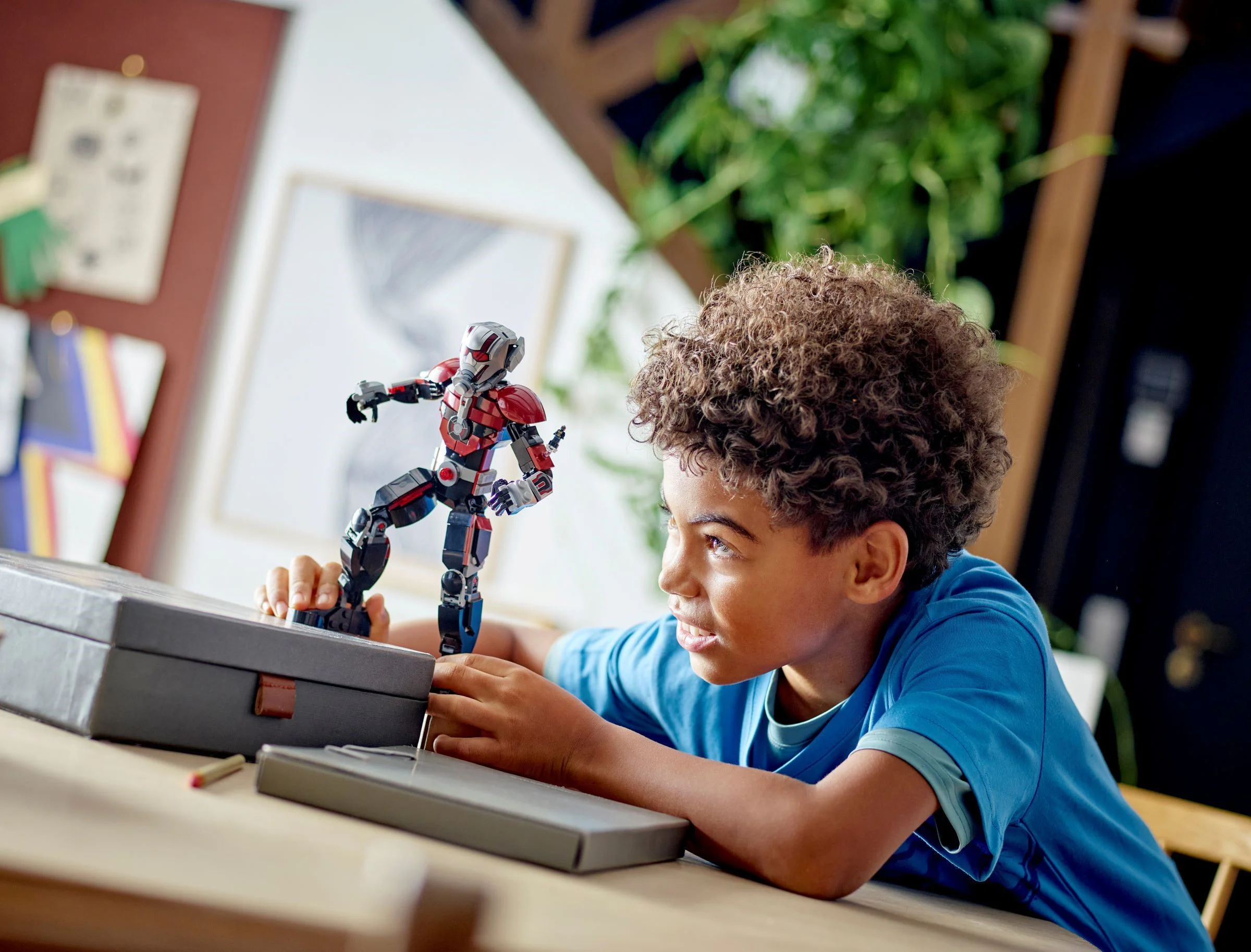 The Ant Man is a doll LEGO 76256 image 4
