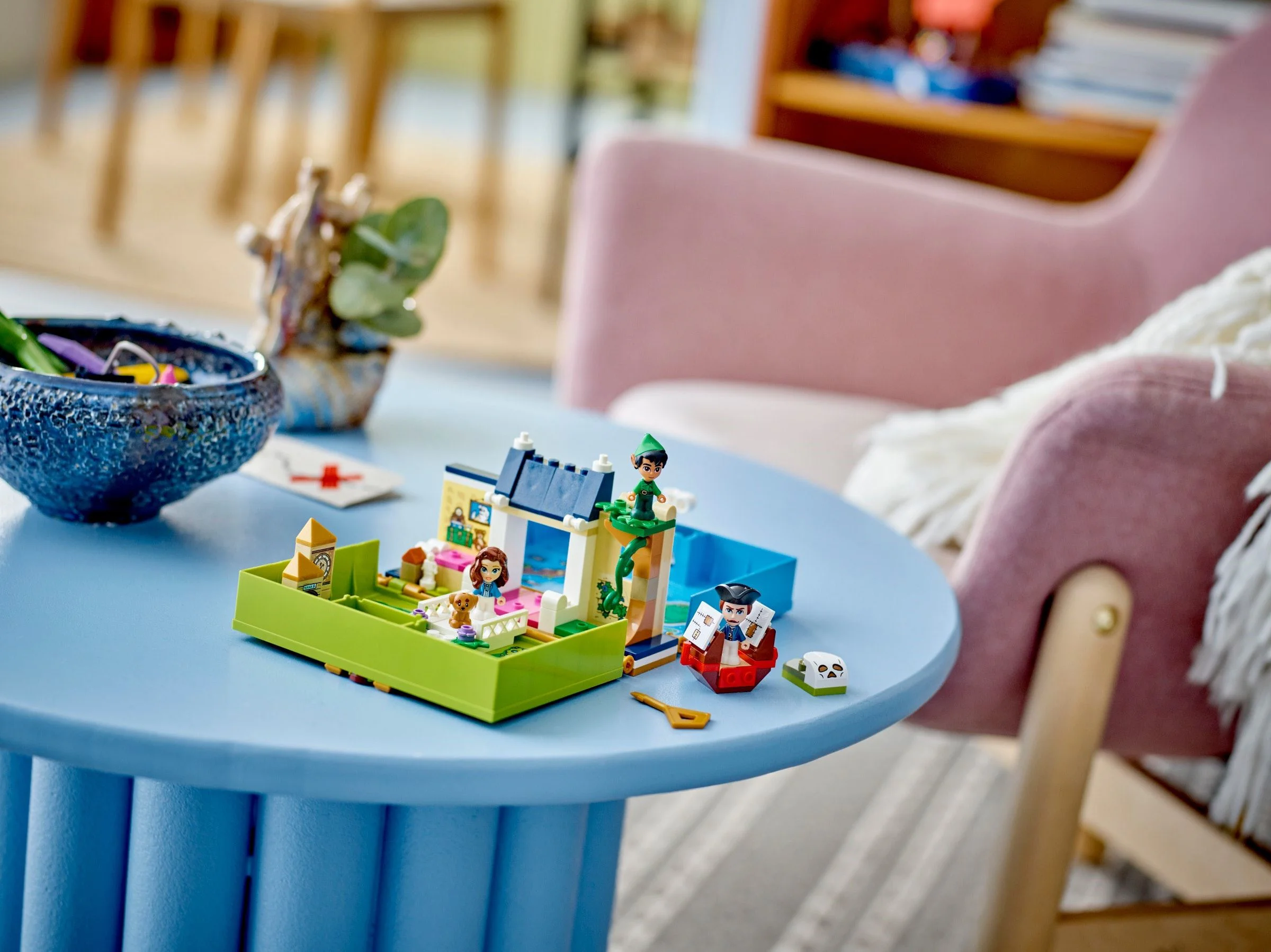 ♪ Little Flying Man: Peter Pan and Wendy's Story Book Adventure 乐高 LEGO 43220 image 9
