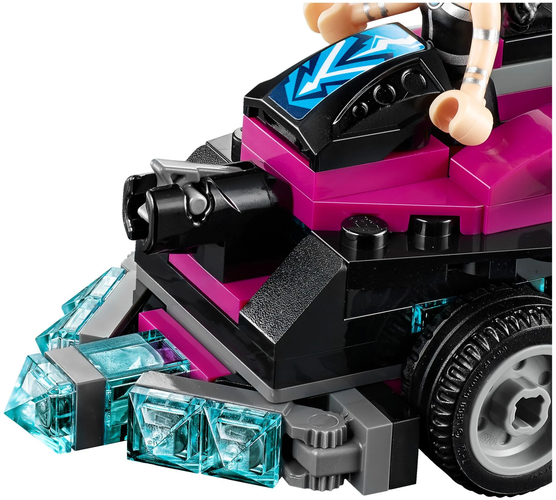 Rashna's tanks. SY884A image 3