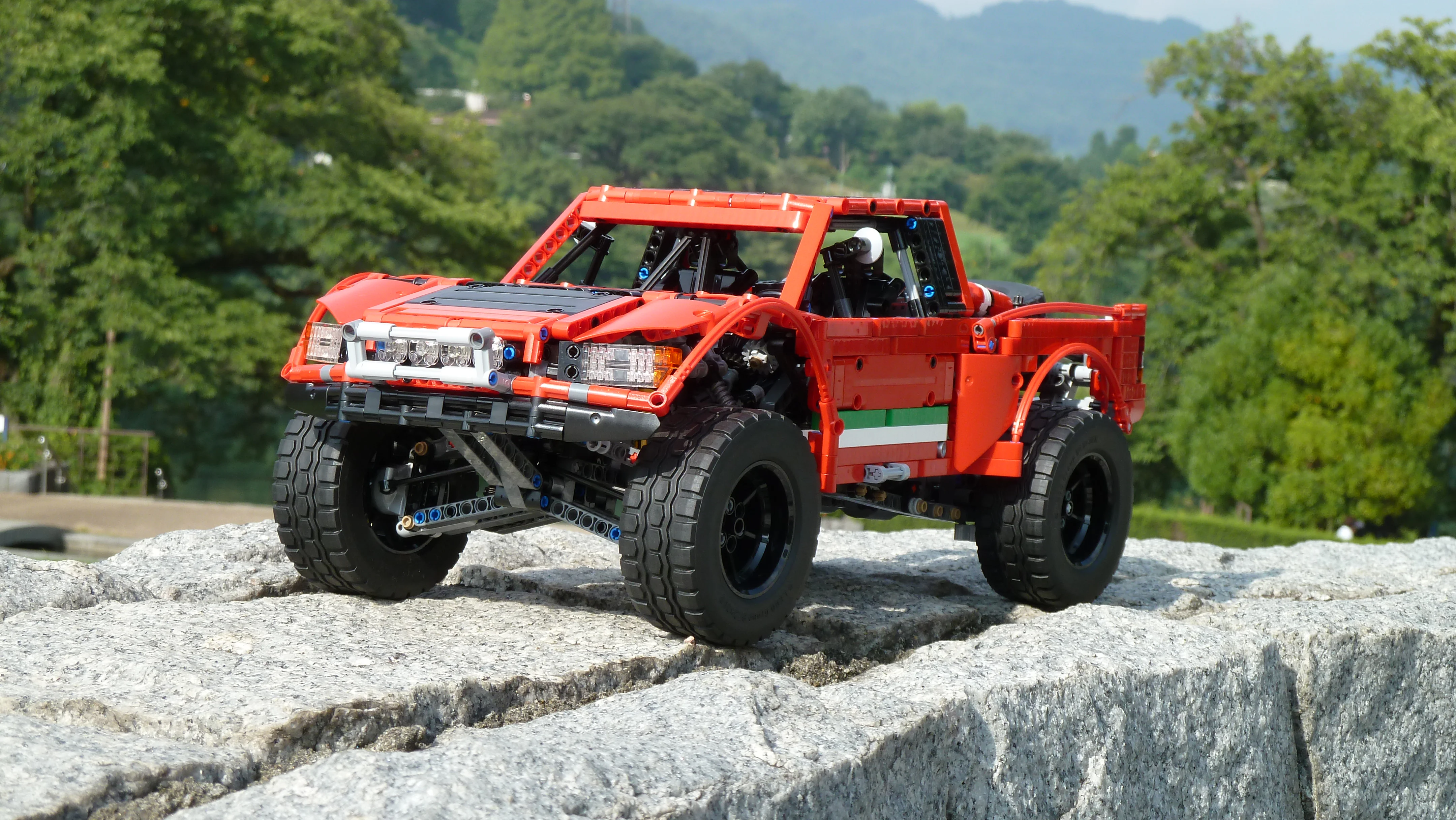 Bahá'i Cup Truck MOC-3662 image 2