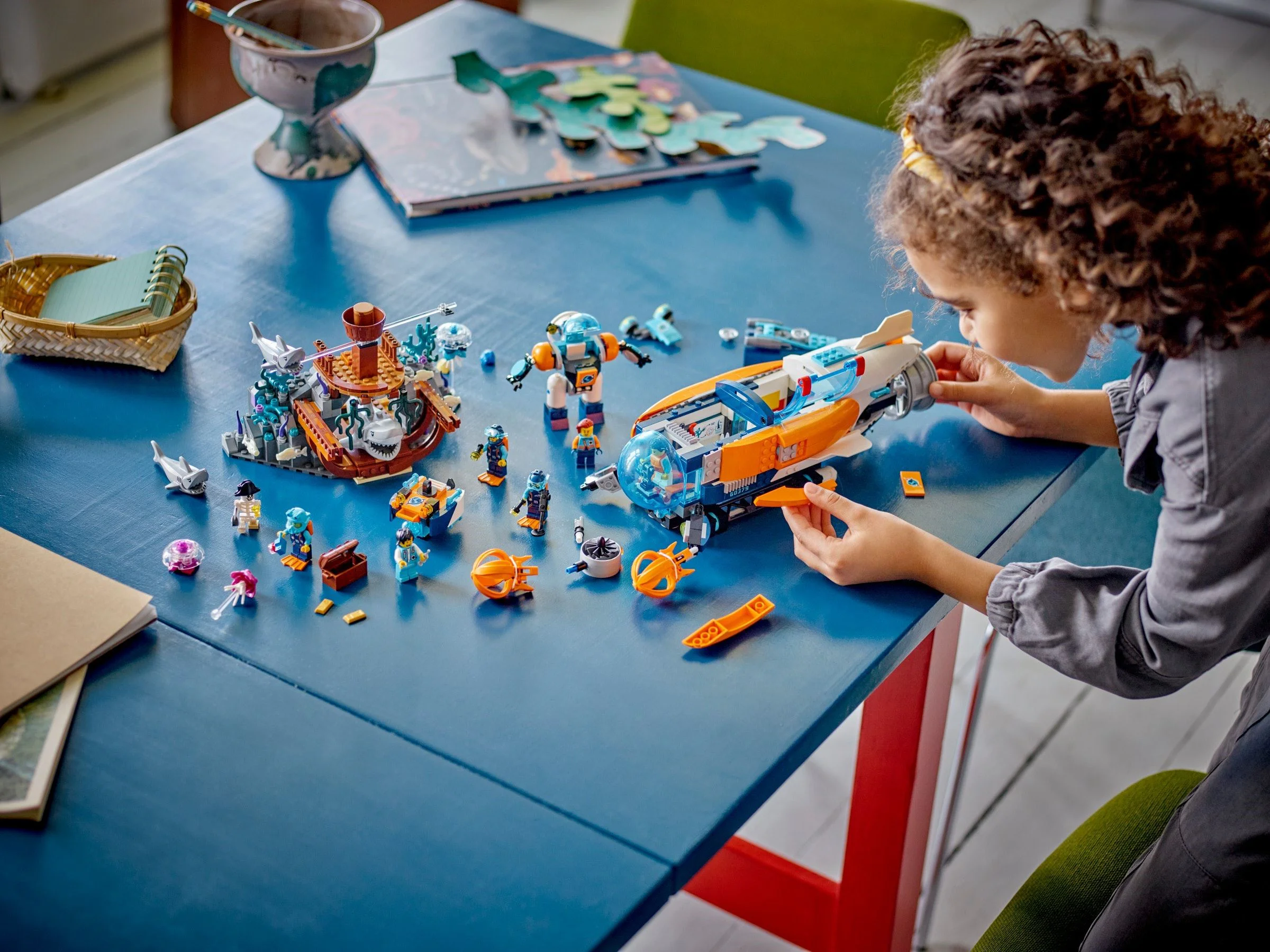 Deep-sea expedition submarine 乐高 LEGO 60379 image 2