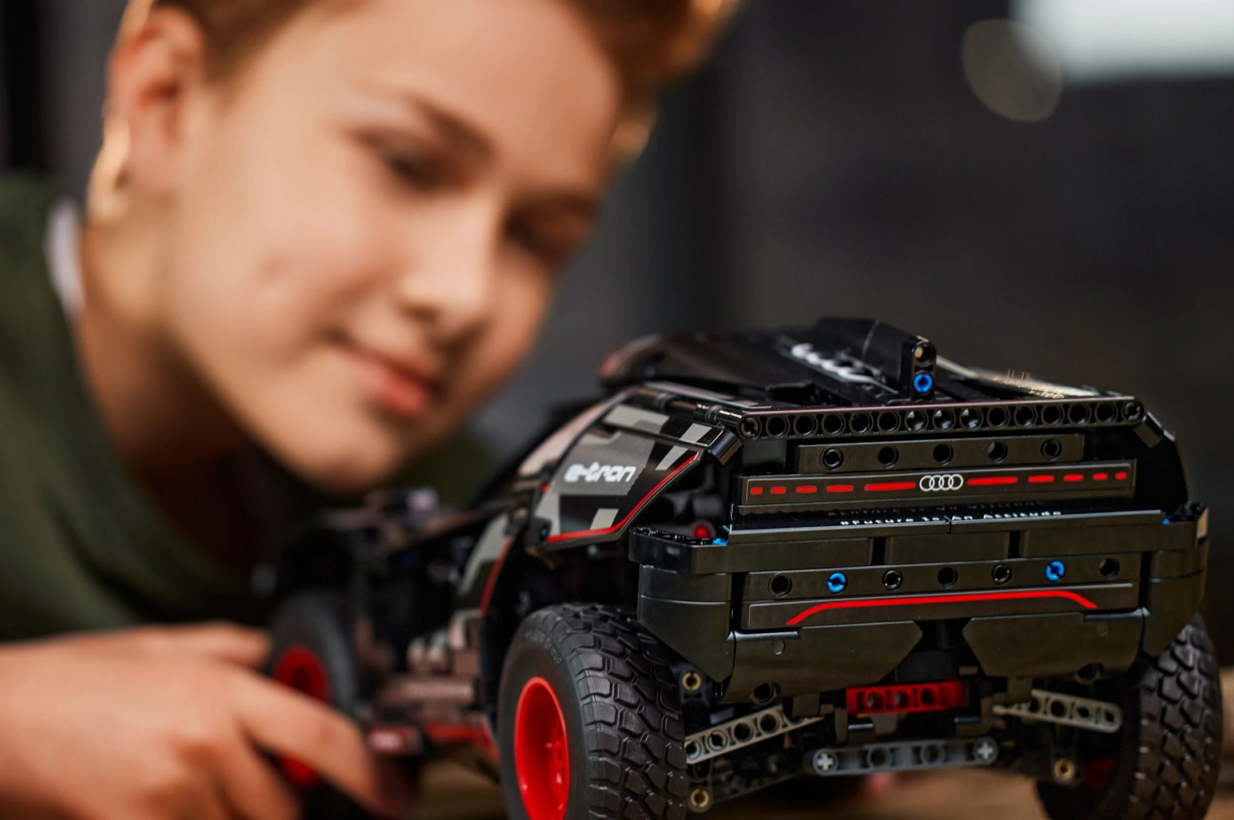 Ody RS Q e-tron 乐高 LEGO 42160 image 8