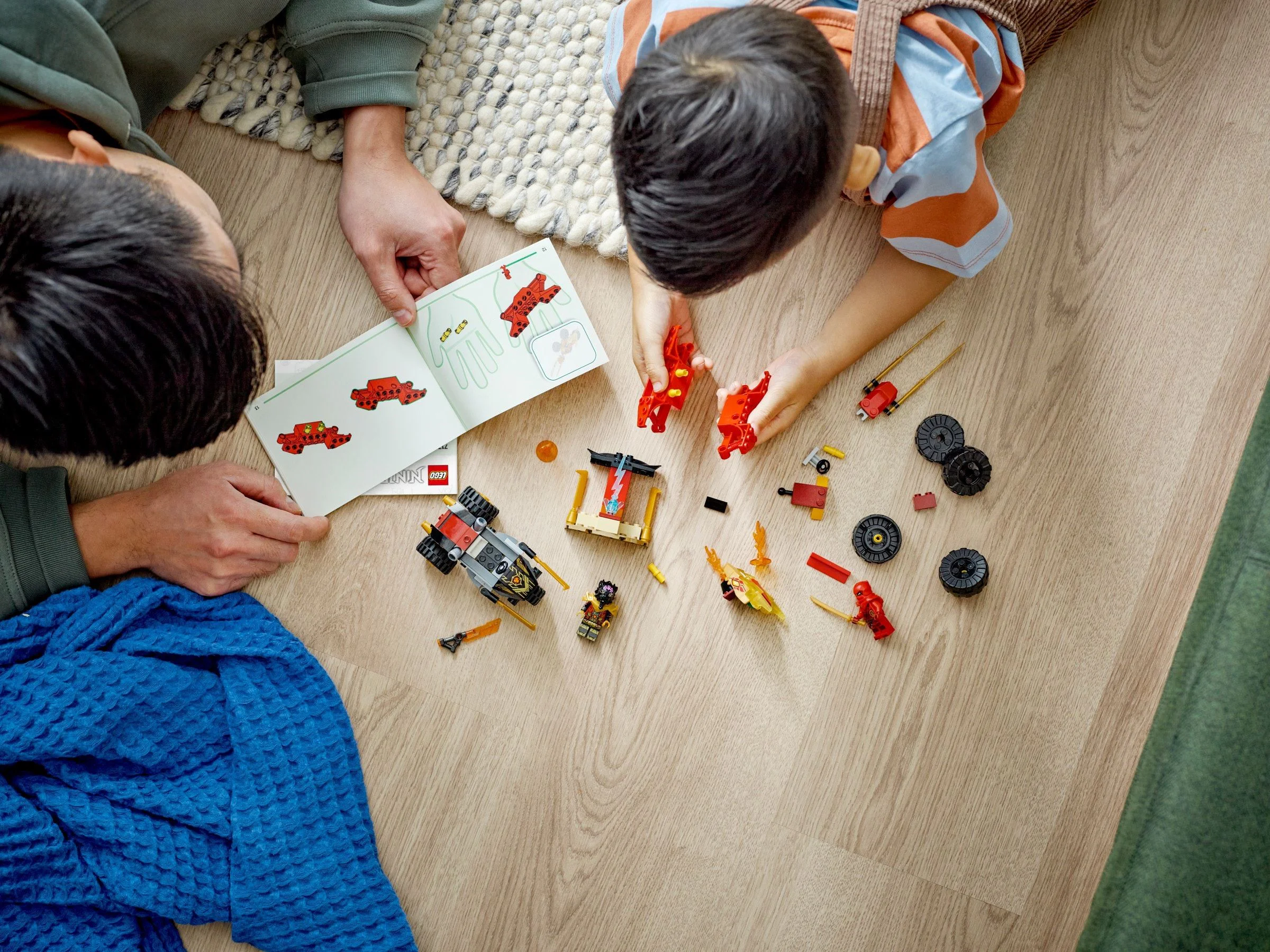 Kay and Lars fought for cars and motorcycles 乐高 LEGO 71789 image 7