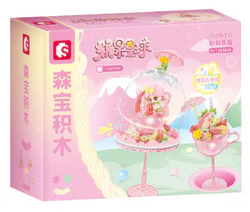 Frozen thaws: pink strawberries, flash of pudding
