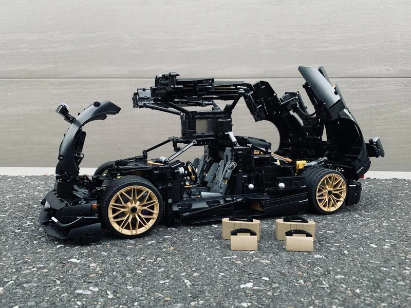 Pagani Huayra MOC-142670 image 2