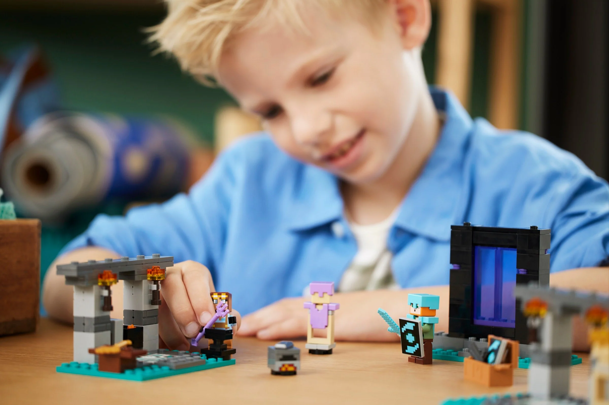 The armoury 乐高 LEGO 21252 image 4