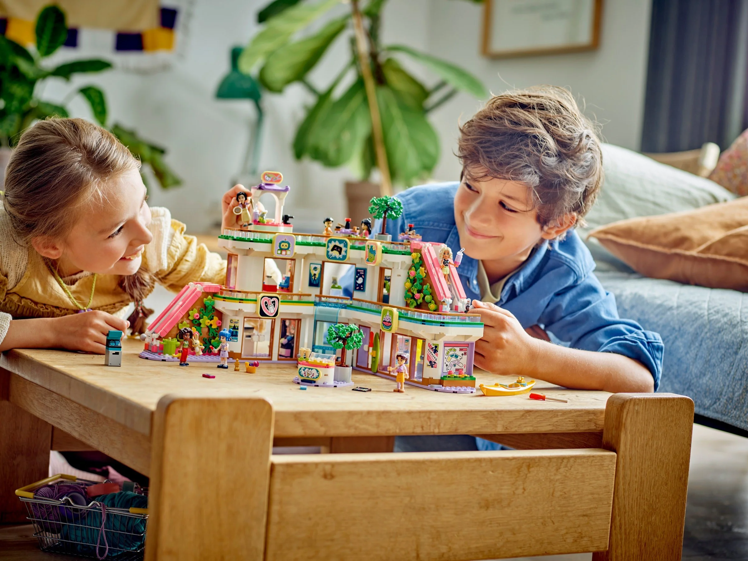 The City of Heart Lake 乐高 LEGO 42604 image 3