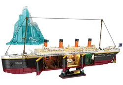 Titanic and icebergs