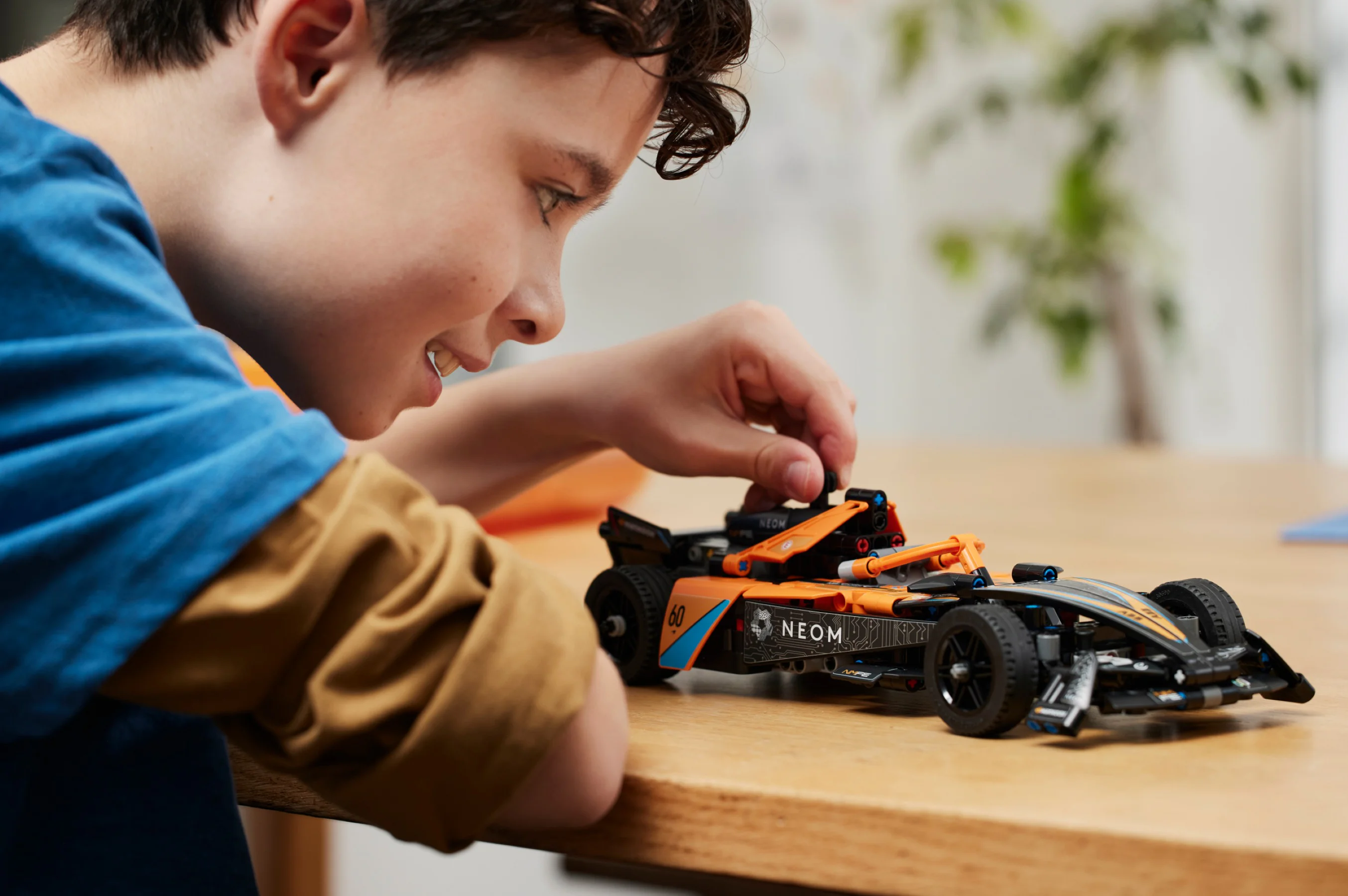 NEOM Macallan Formula E racing car 乐高 LEGO 42169 image 8