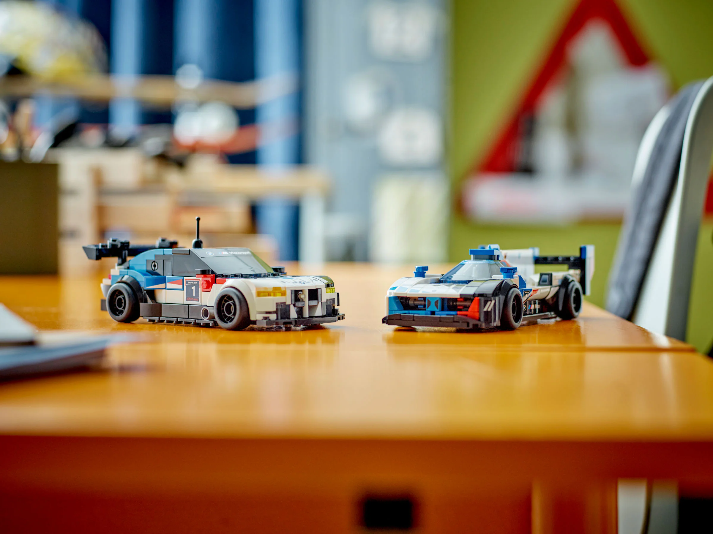 BMW M4 GT3 and BMW M Hybrid V8 racing car 乐高 LEGO 76922 image 10