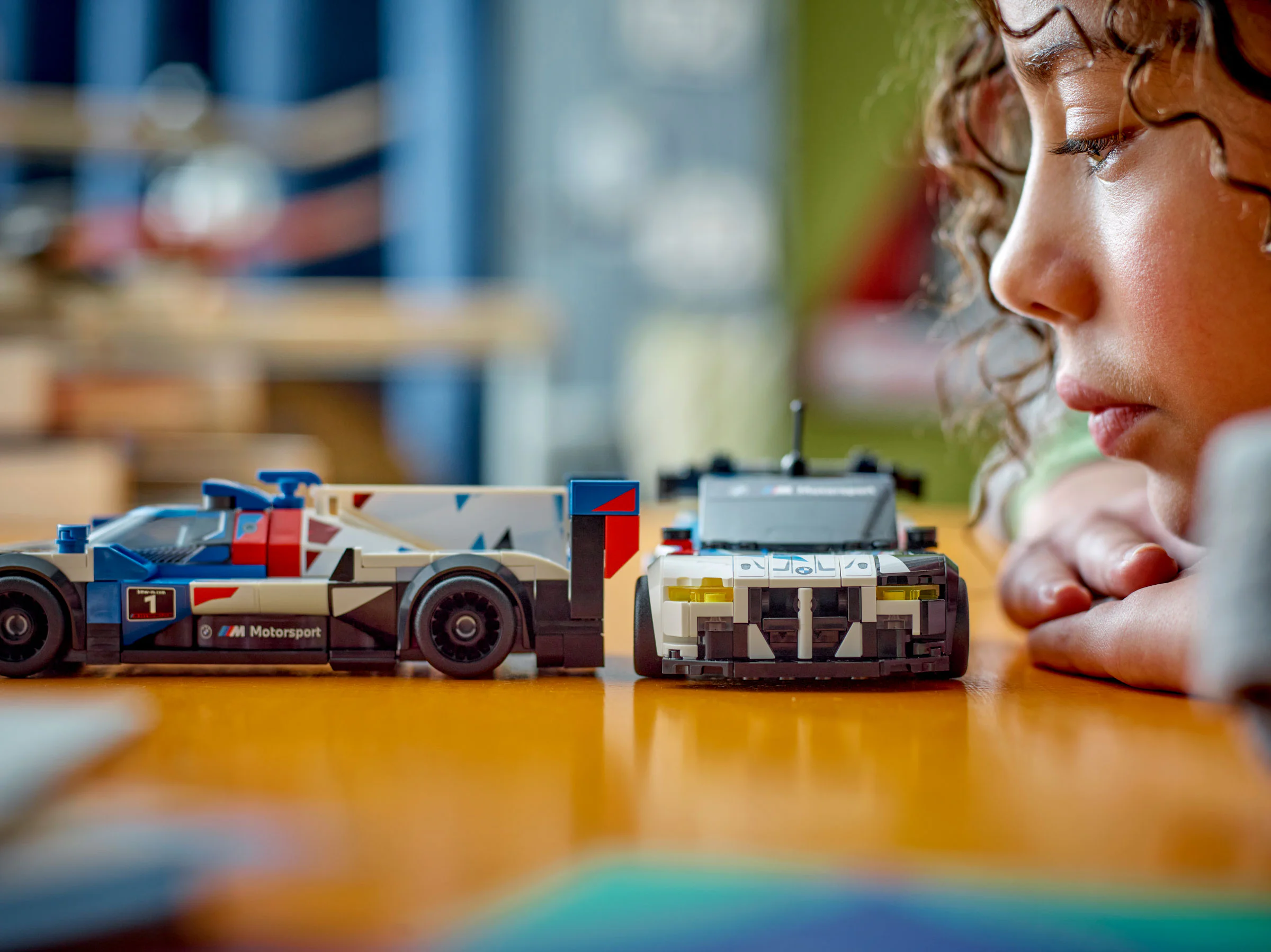 BMW M4 GT3 and BMW M Hybrid V8 racing car 乐高 LEGO 76922 image 11