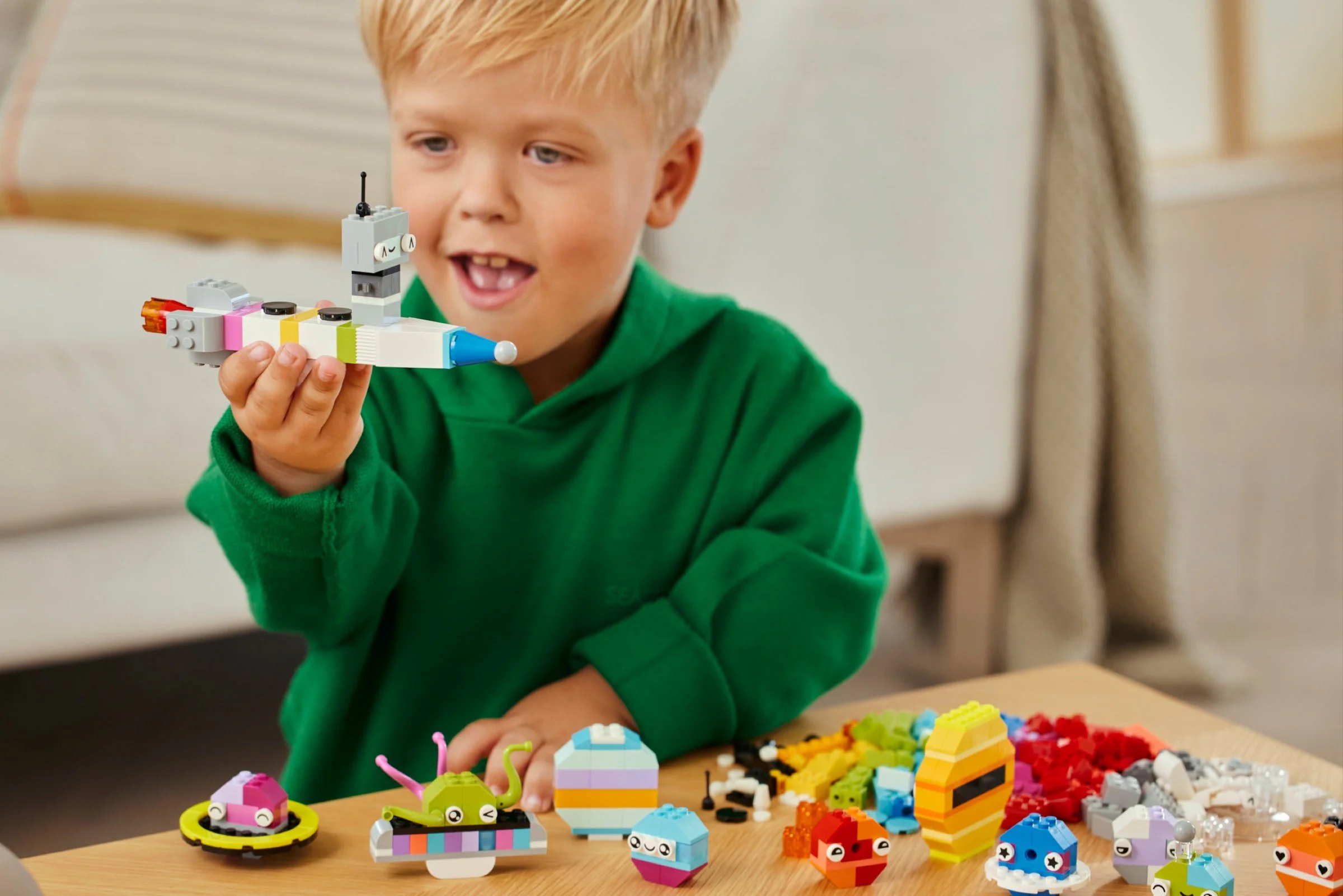 Creative Space Planet 乐高 LEGO 11037 image 1