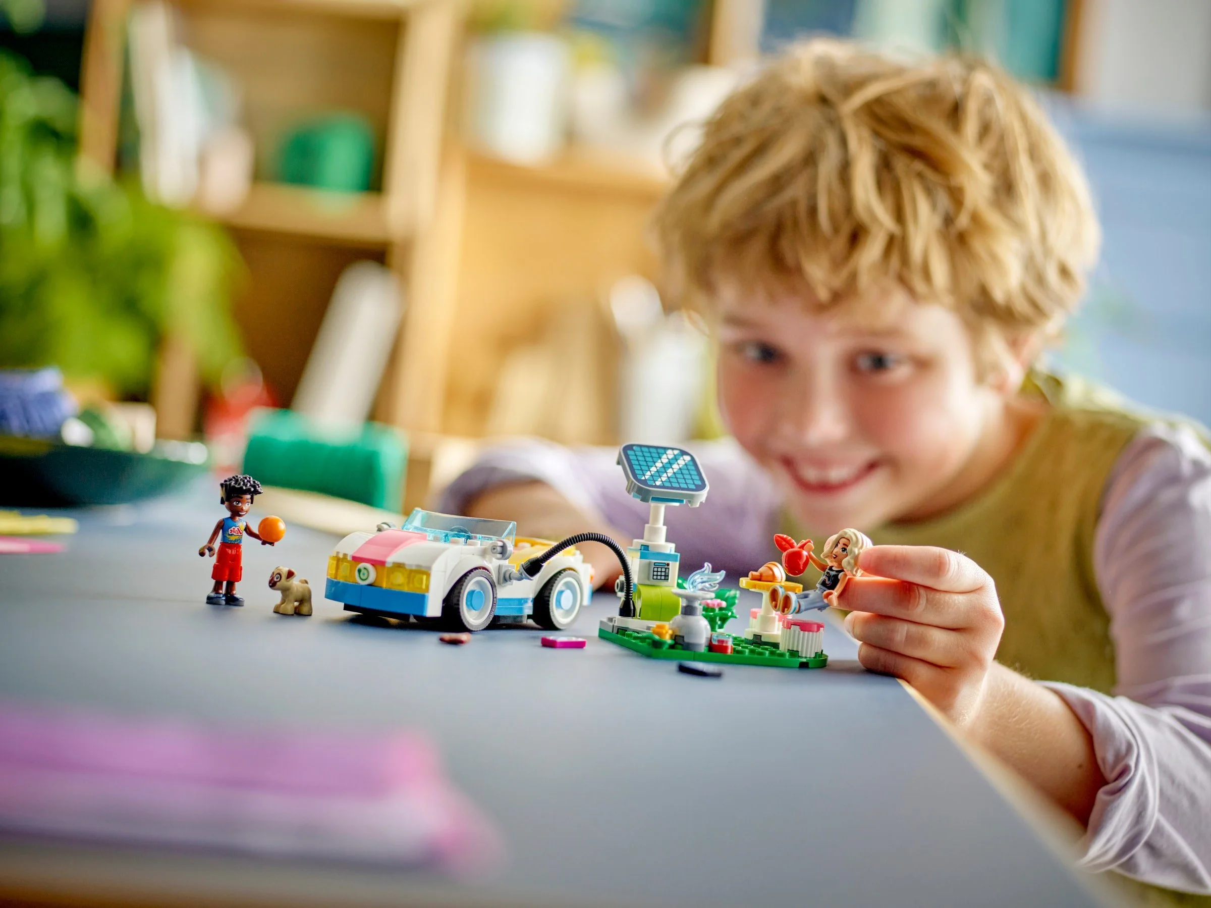 New energy trucks and chargers 乐高 LEGO 42609 image 2