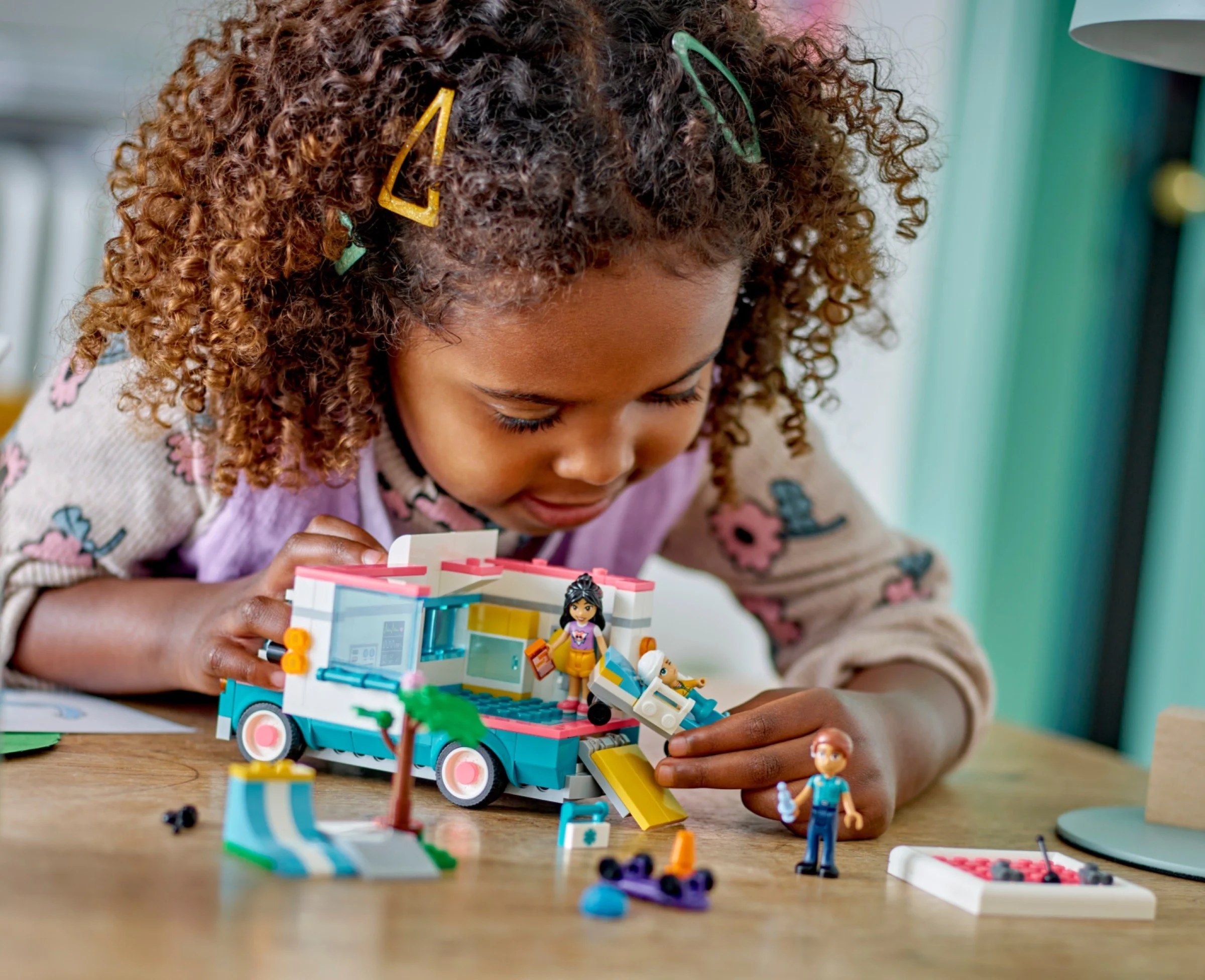Heart Lake Hospital Ambulance 乐高 LEGO 42613 image 5