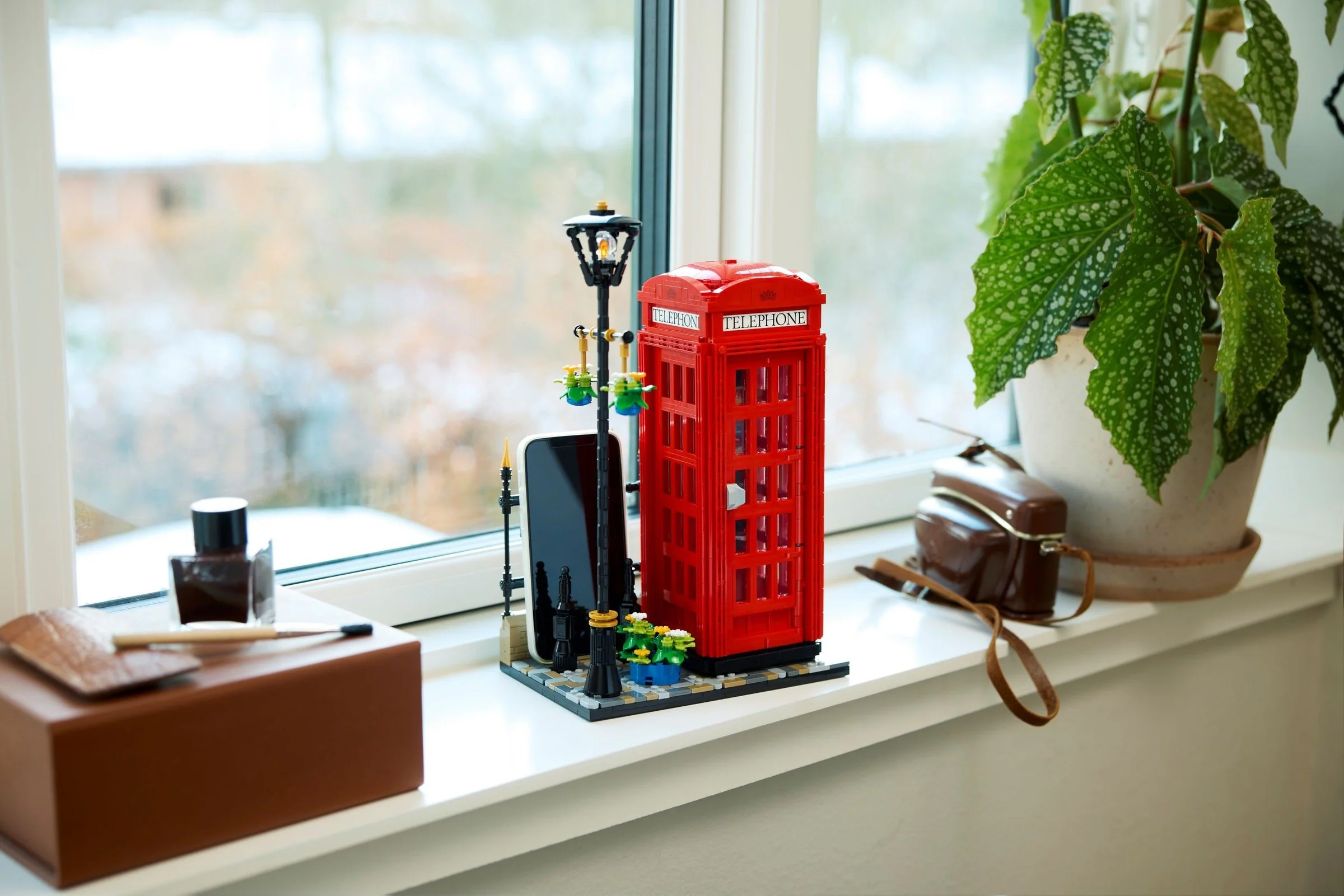 Red London telephone booth 乐高 LEGO 21347 image 8
