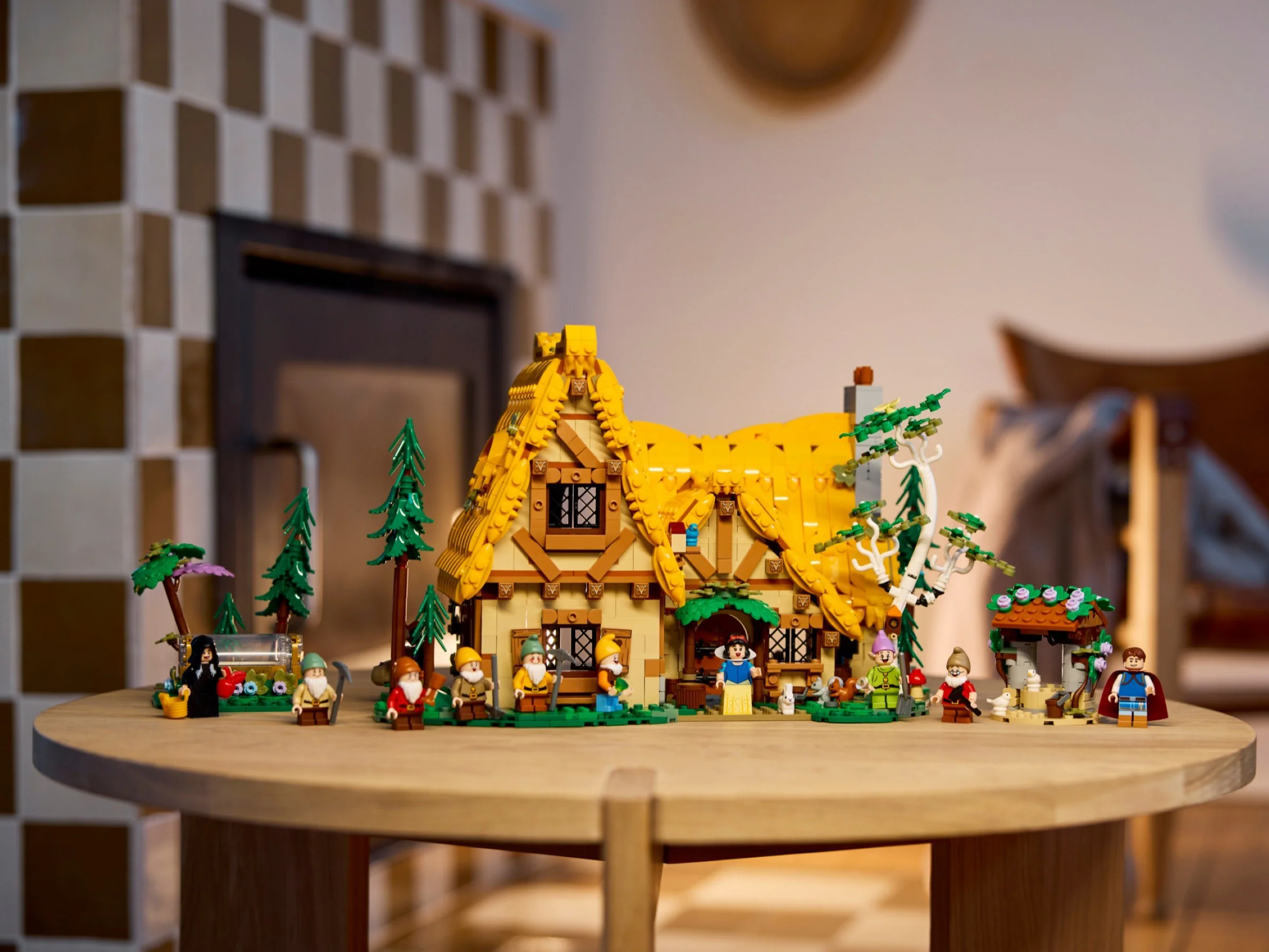 Disney: Snow White and the Seven Dwarf Forest House 乐高 LEGO 43242 image 3