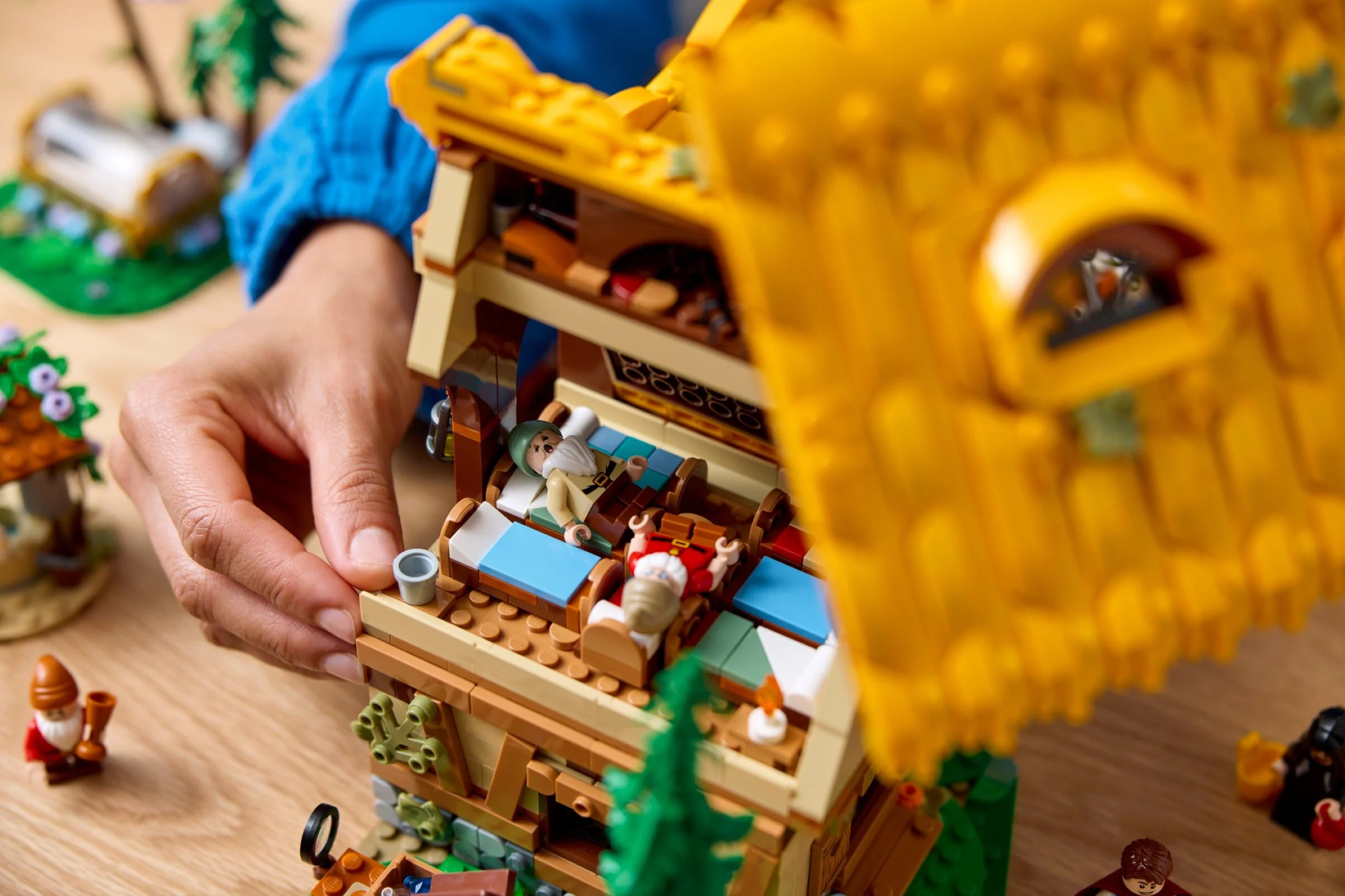 Disney: Snow White and the Seven Dwarf Forest House 乐高 LEGO 43242 image 5