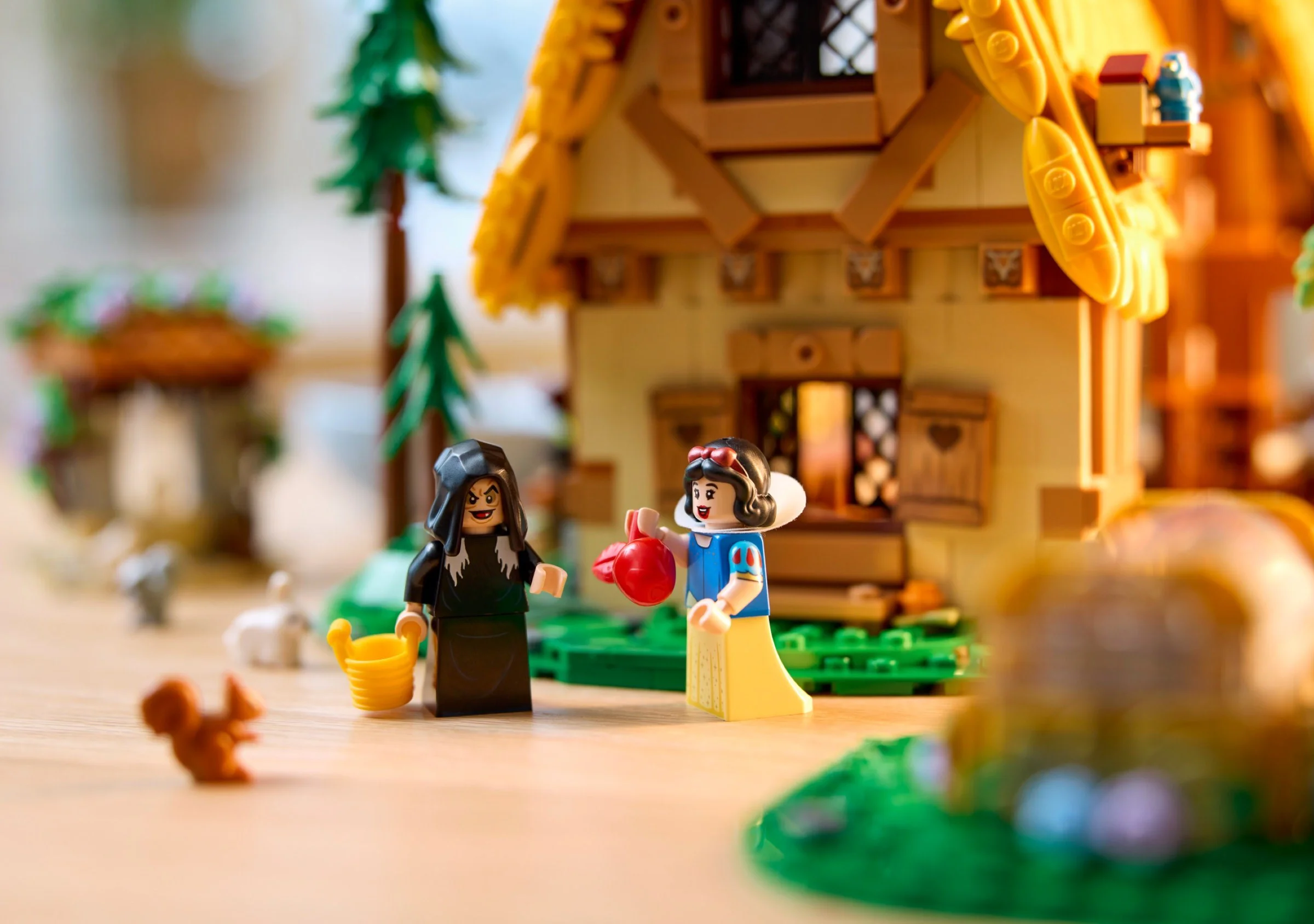 Disney: Snow White and the Seven Dwarf Forest House 乐高 LEGO 43242 image 6