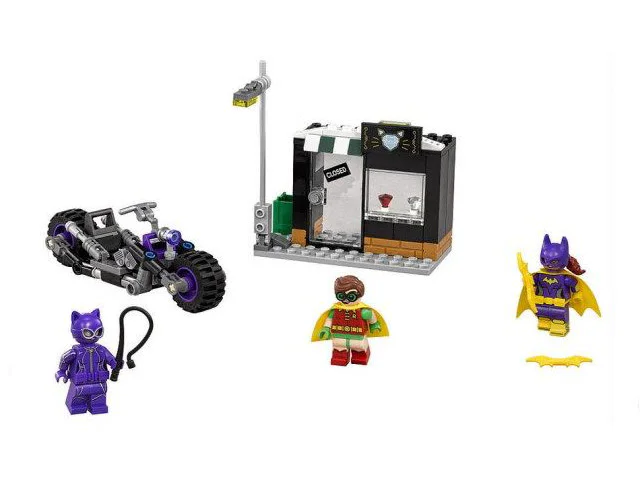 Cat Woman Motorbike Chase 10627