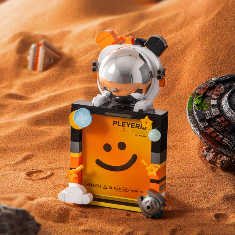 Astronaut desktop setup 3 小鲁班 Sluban M38-P8030 image 2