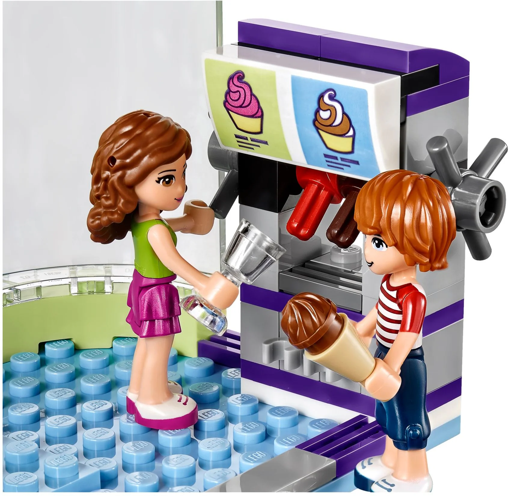 Heart Lake City Frozen Yogurt Shop 01051 image 5