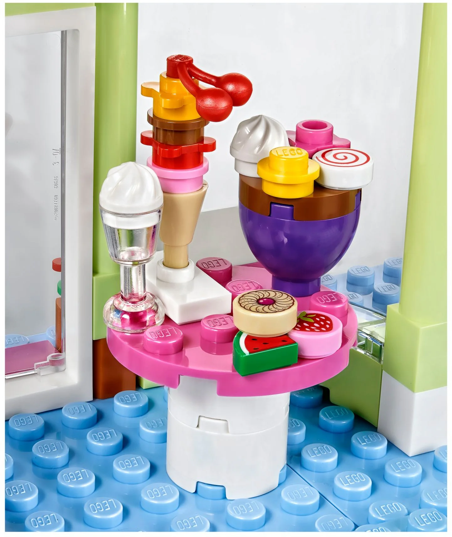 Heart Lake City Frozen Yogurt Shop 01051 image 6