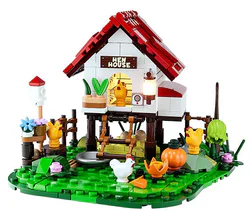 Farm life: mini chicken coop