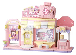 King Zhuo's small and colourful shop: Zhuo's photo studio