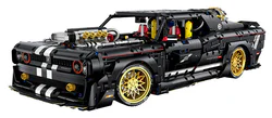 Dodge Challenger overruns 1:8