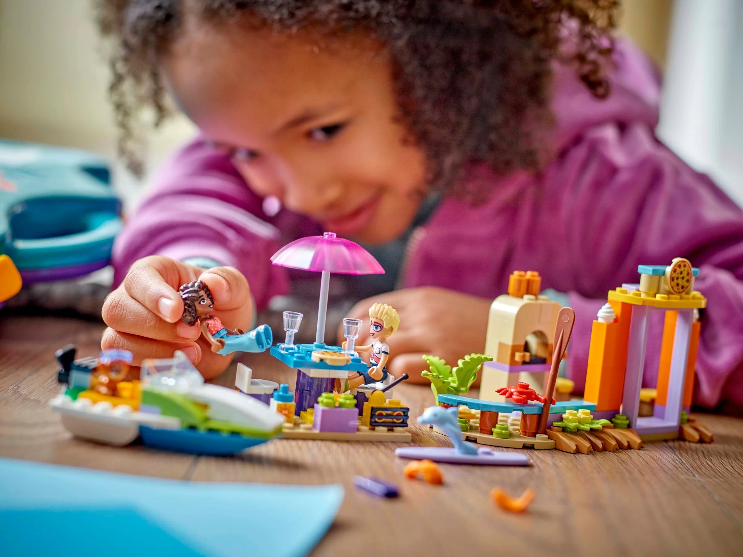 Beautiful beach and traveler box 乐高 LEGO 42672 image 6