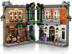 Sherlock Holmes: Bookcase decorations