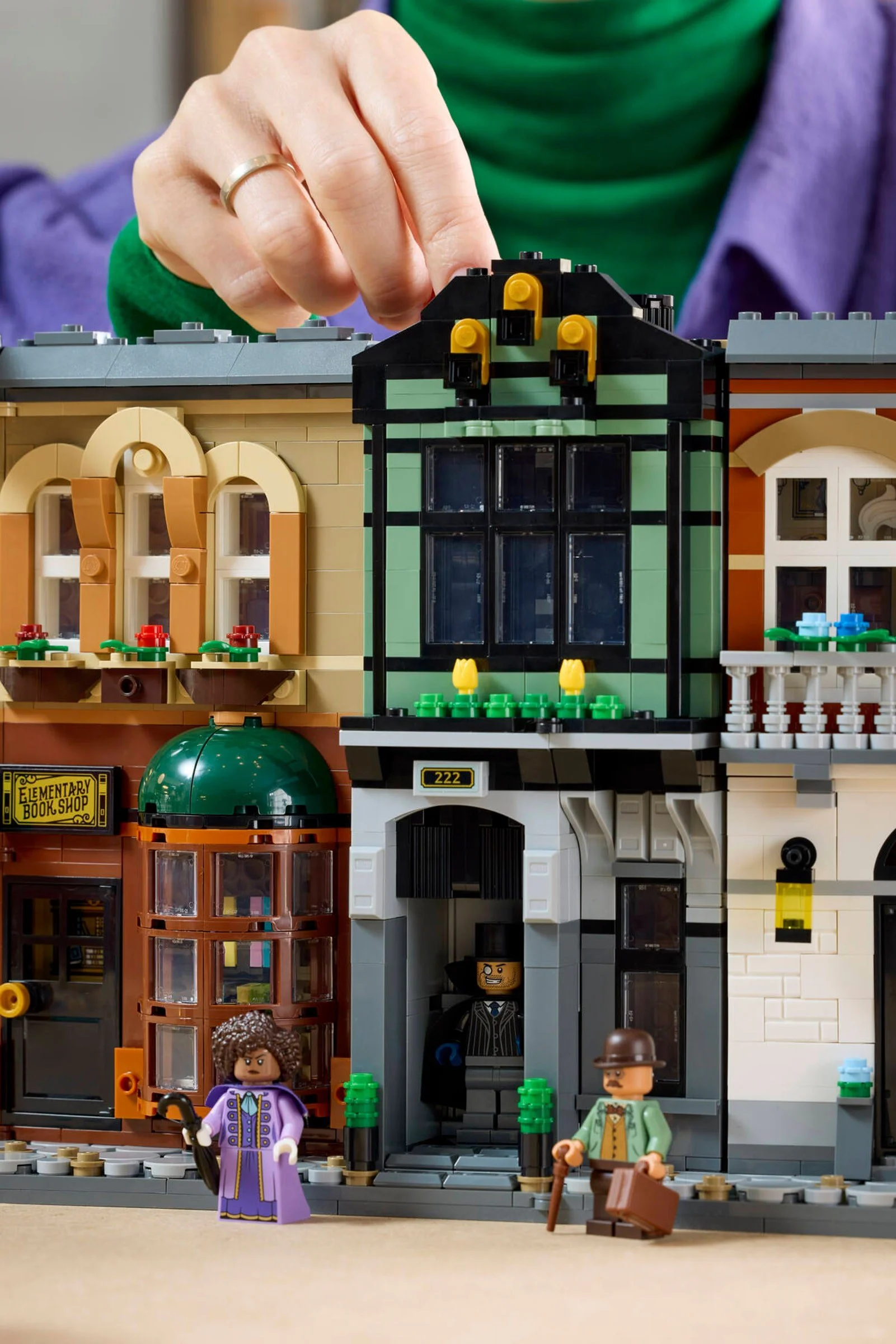 Sherlock Holmes: Bookcase decorations 乐高 LEGO 10351 image 7