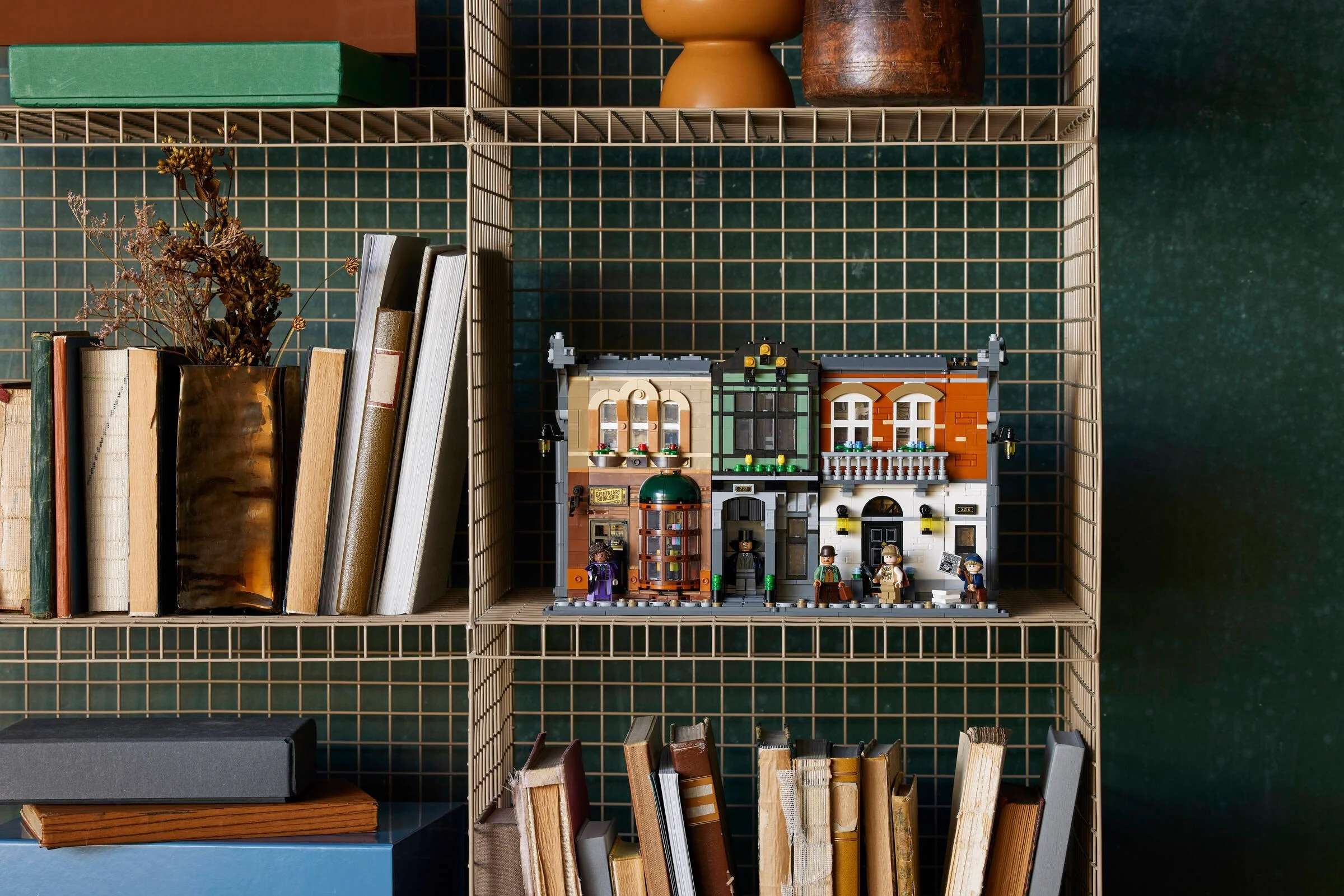 Sherlock Holmes: Bookcase decorations 乐高 LEGO 10351 image 11
